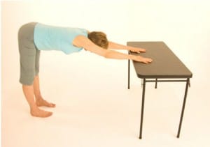 yoga mains sur tables 