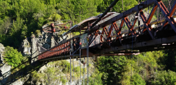 Saut à l’élastique: Faites le grand saut !