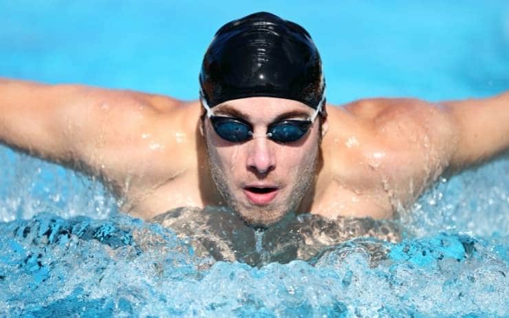 un nageur en piscine