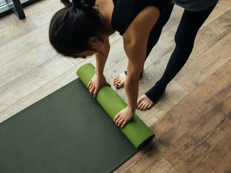 tapis yoga épais genoux