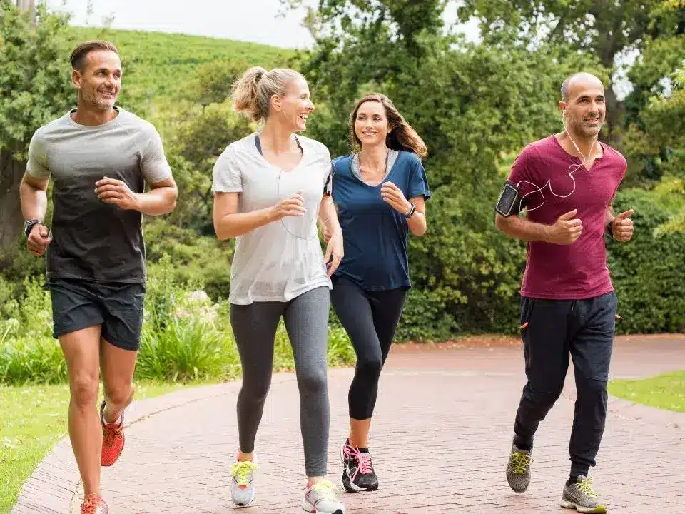 Progression en endurance grâce à une activité cardio régulière après 40 ans