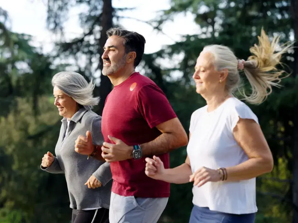 Adulte de plus de 40 ans améliorant progressivement son endurance