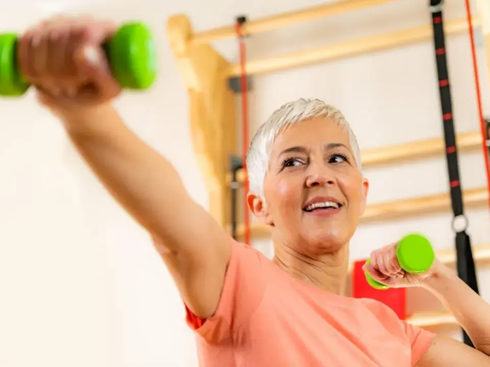 Séance progressive de musculation après 50 ans