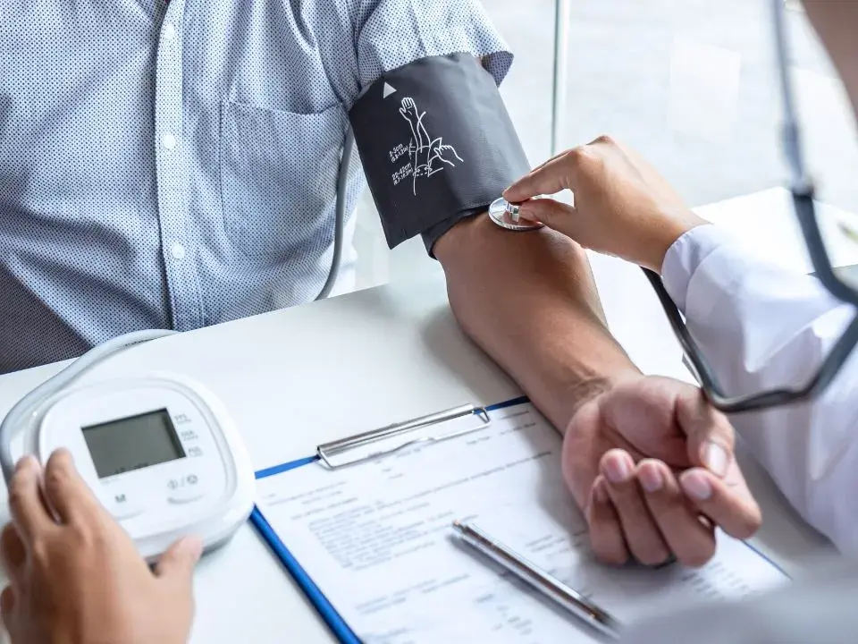 Activité physique modérée chez une personne suivie pour hypertension artérielle